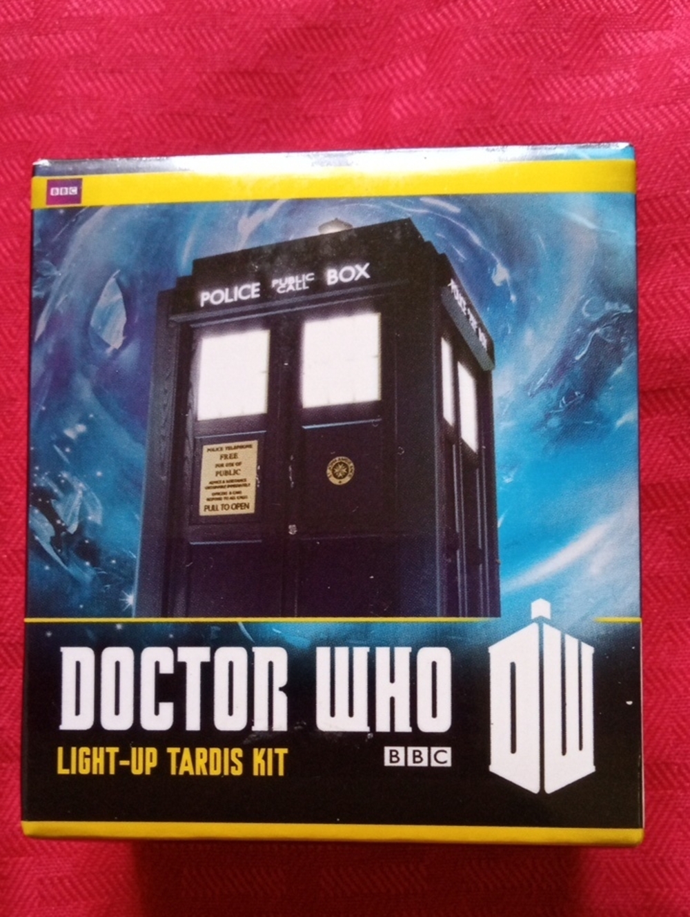 Brand New Doctor Who Light-Up TARDIS Kit